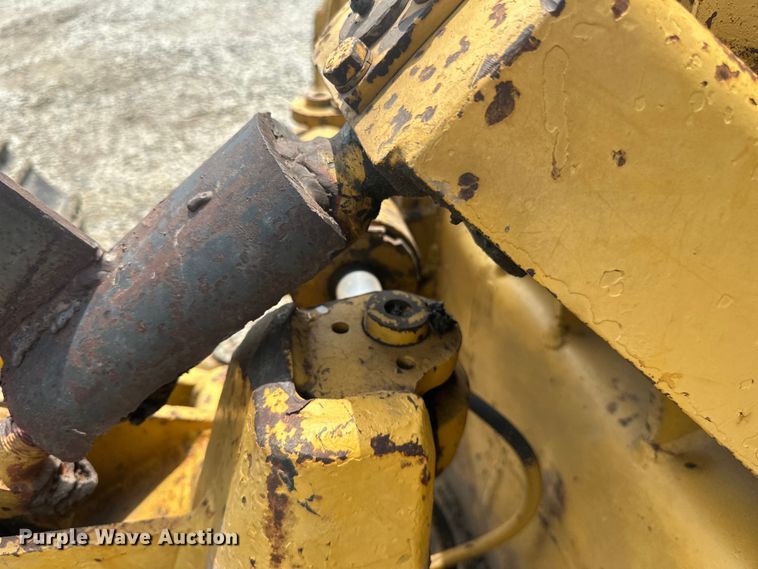 image for item DP8408 1982 Komatsu D31P-17 dozer