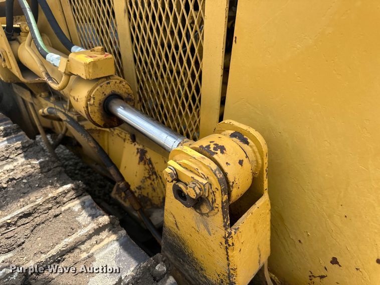 image for item DP8408 1982 Komatsu D31P-17 dozer