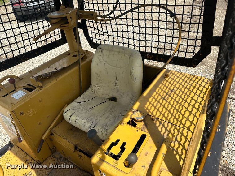 image for item DP8408 1982 Komatsu D31P-17 dozer