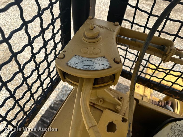 image for item DP8408 1982 Komatsu D31P-17 dozer