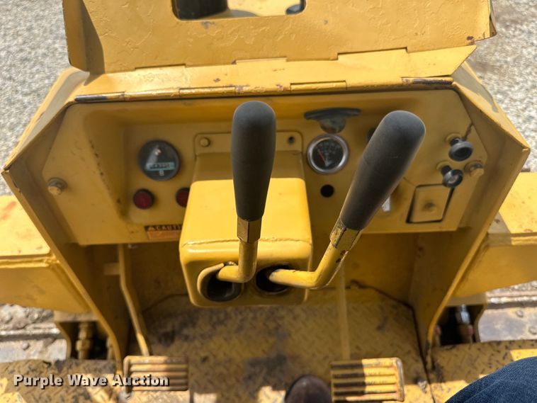 image for item DP8408 1982 Komatsu D31P-17 dozer