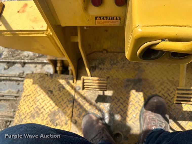 image for item DP8408 1982 Komatsu D31P-17 dozer