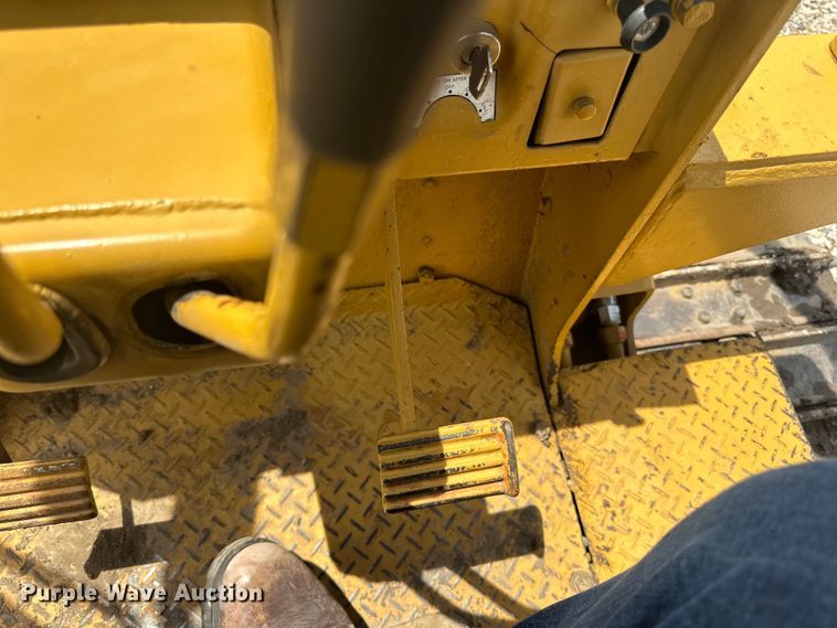 image for item DP8408 1982 Komatsu D31P-17 dozer