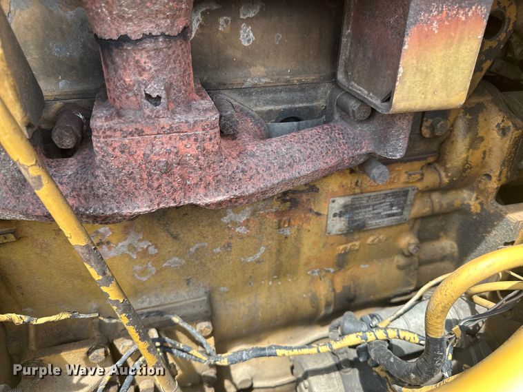 image for item DP8408 1982 Komatsu D31P-17 dozer