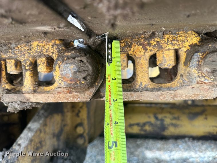 image for item DP8408 1982 Komatsu D31P-17 dozer