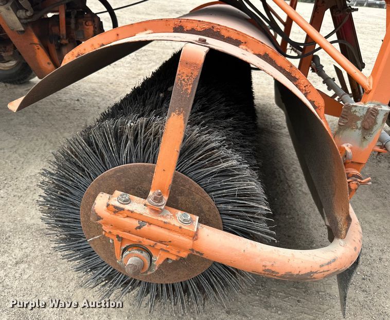 image for item DP8416 2005 Broce  RC350 broom