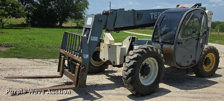 image for item DQ4437 2005 Terex TH644C telehandler