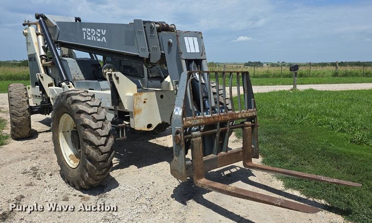 image for item DQ4437 2005 Terex TH644C telehandler