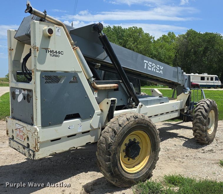 image for item DQ4437 2005 Terex TH644C telehandler