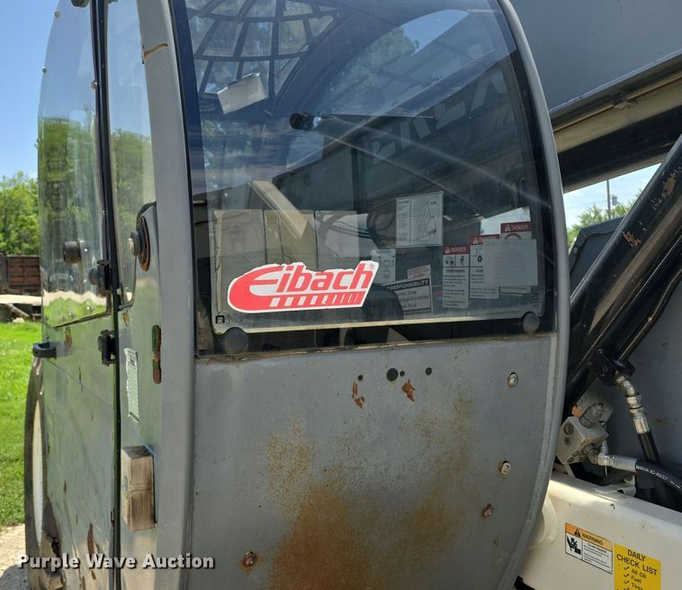 image for item DQ4437 2005 Terex TH644C telehandler