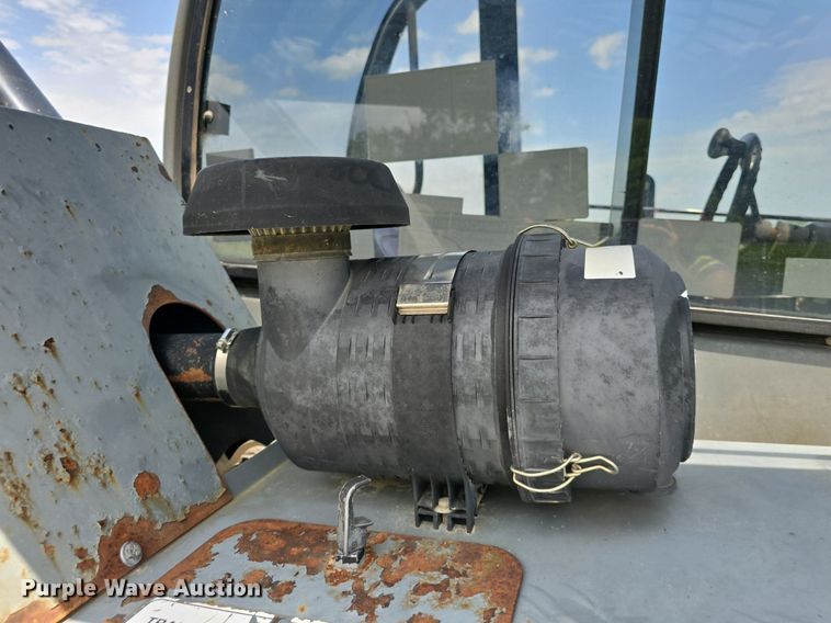 image for item DQ4437 2005 Terex TH644C telehandler