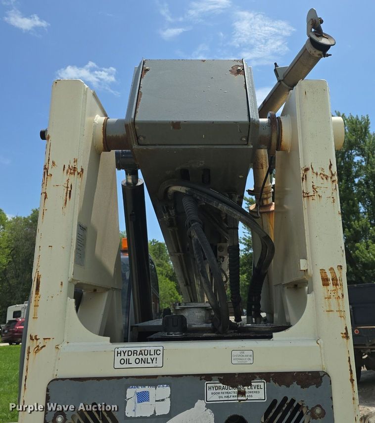 image for item DQ4437 2005 Terex TH644C telehandler