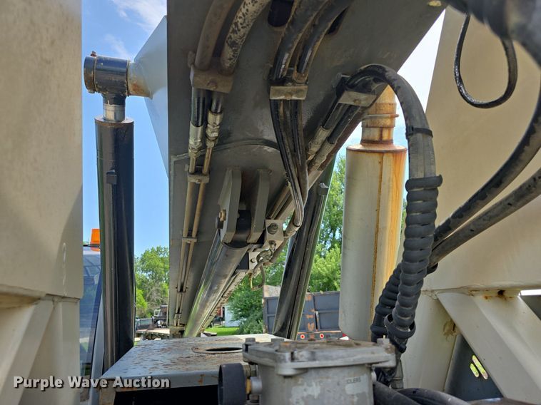 image for item DQ4437 2005 Terex TH644C telehandler