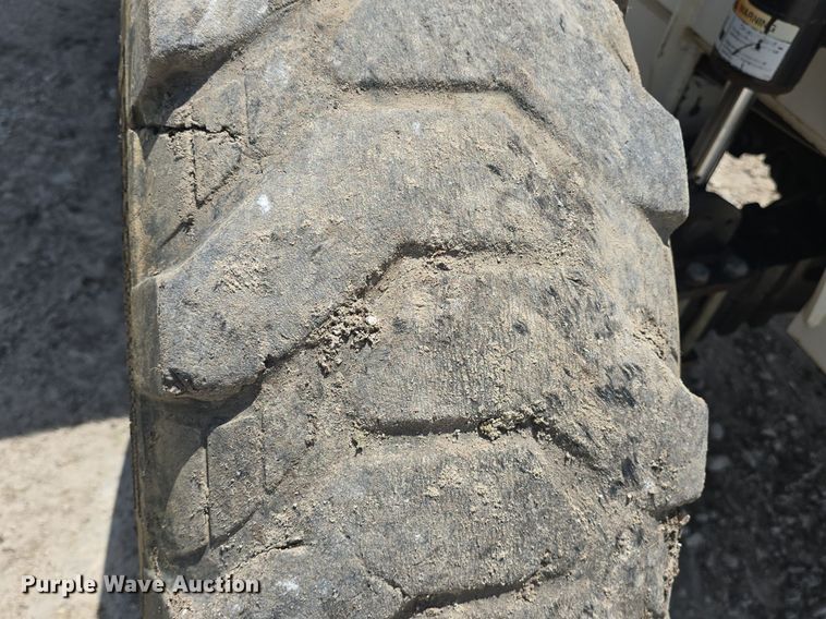 image for item DQ4437 2005 Terex TH644C telehandler