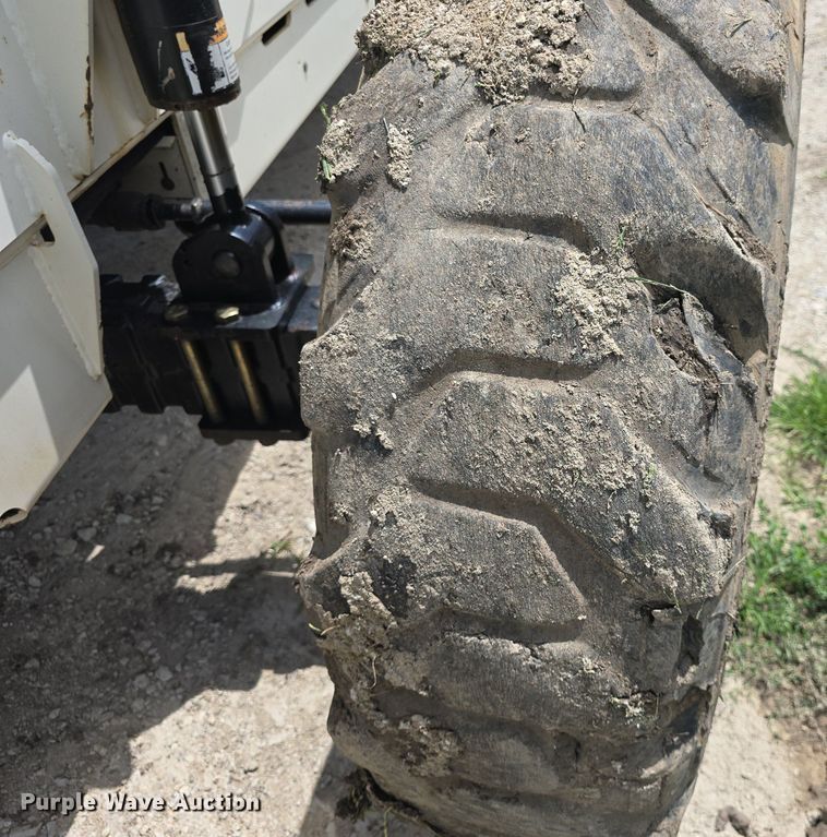 image for item DQ4437 2005 Terex TH644C telehandler