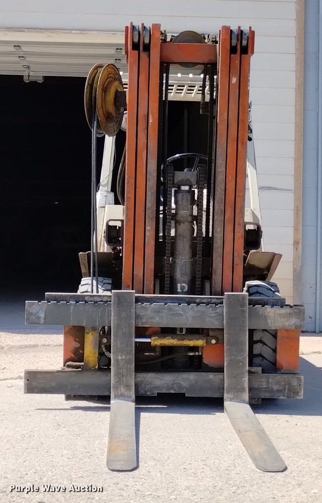 image for item DQ6128 Datsun 6000 forklift