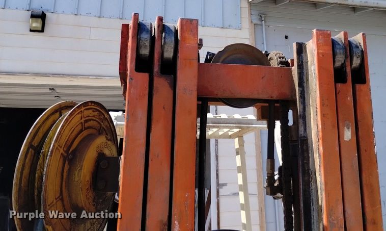 image for item DQ6128 Datsun 6000 forklift