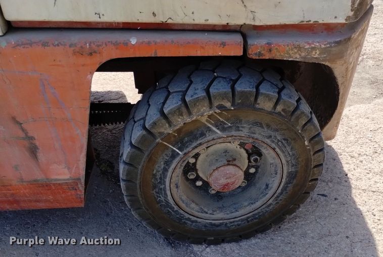 image for item DQ6128 Datsun 6000 forklift