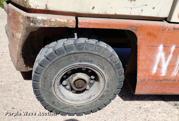 image for item DQ6128 Datsun 6000 forklift