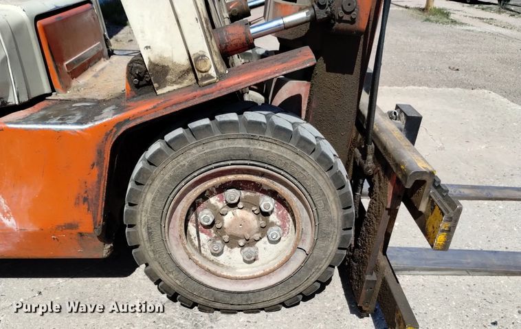 image for item DQ6128 Datsun 6000 forklift