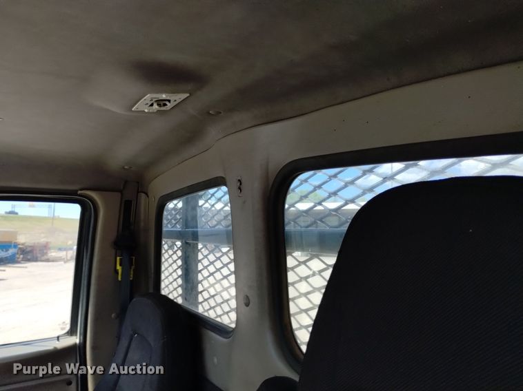 image for item DQ6129 2004 Sterling  L9500 flatbed truck