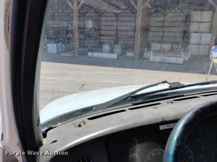 image for item DQ6129 2004 Sterling  L9500 flatbed truck