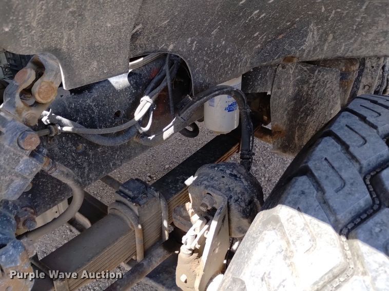 image for item DQ6129 2004 Sterling  L9500 flatbed truck