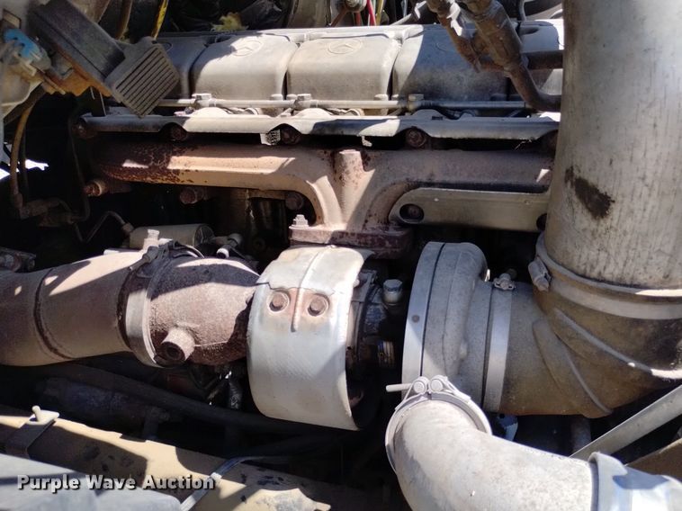 image for item DQ6129 2004 Sterling  L9500 flatbed truck