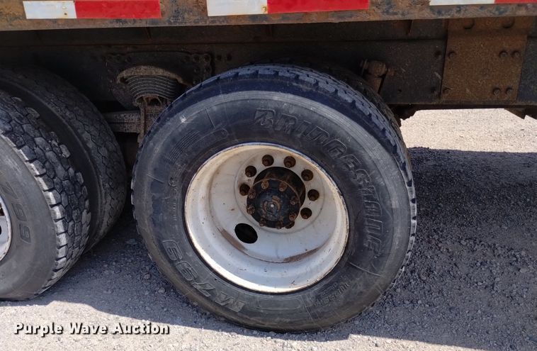 image for item DQ6129 2004 Sterling  L9500 flatbed truck