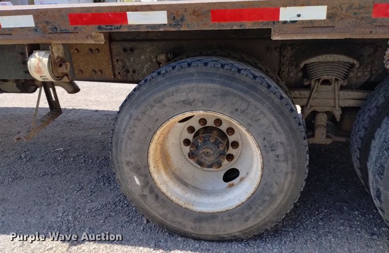 image for item DQ6129 2004 Sterling  L9500 flatbed truck