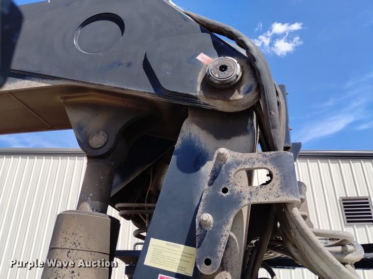 image for item DQ6130 2005 Sterling  crane truck