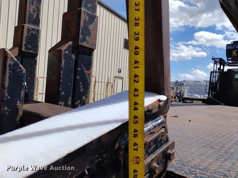 image for item DQ6130 2005 Sterling  crane truck