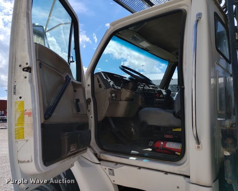 image for item DQ6130 2005 Sterling  crane truck