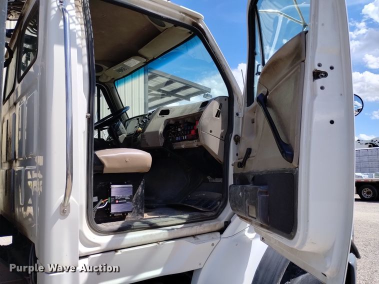 image for item DQ6130 2005 Sterling  crane truck