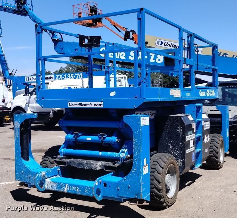 image for item DQ6141 2014 Genie GS3384 scissor lift