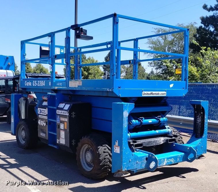 image for item DQ6141 2014 Genie GS3384 scissor lift