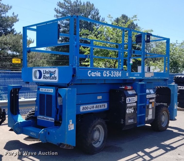 image for item DQ6141 2014 Genie GS3384 scissor lift
