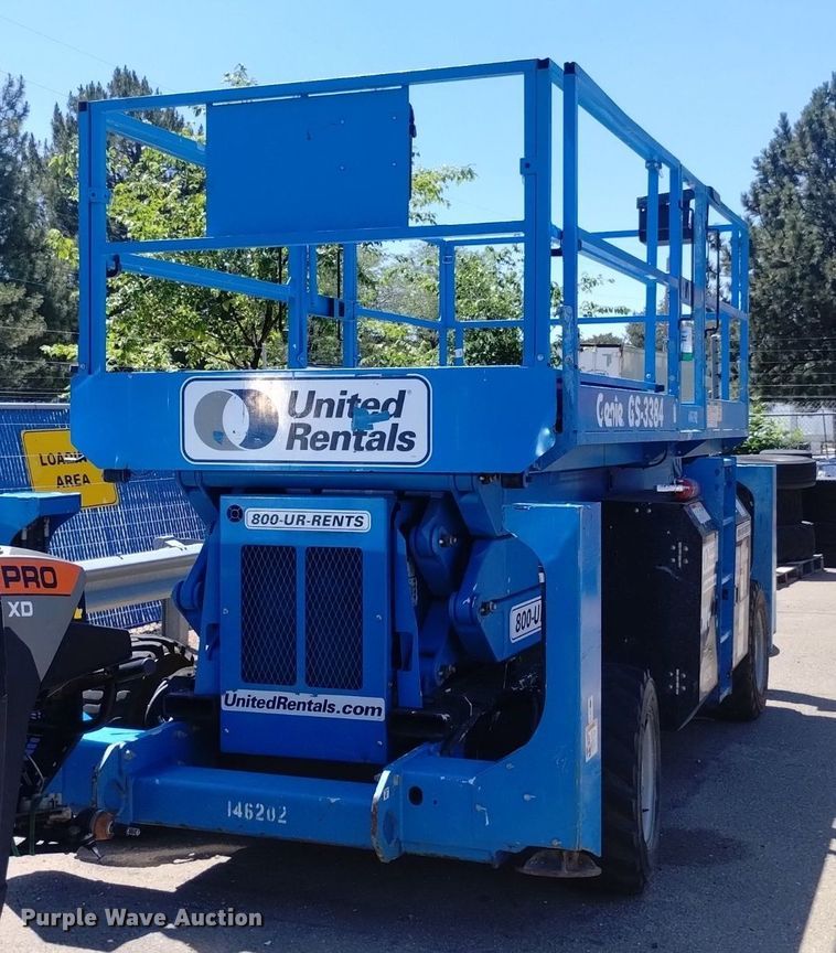 image for item DQ6141 2014 Genie GS3384 scissor lift