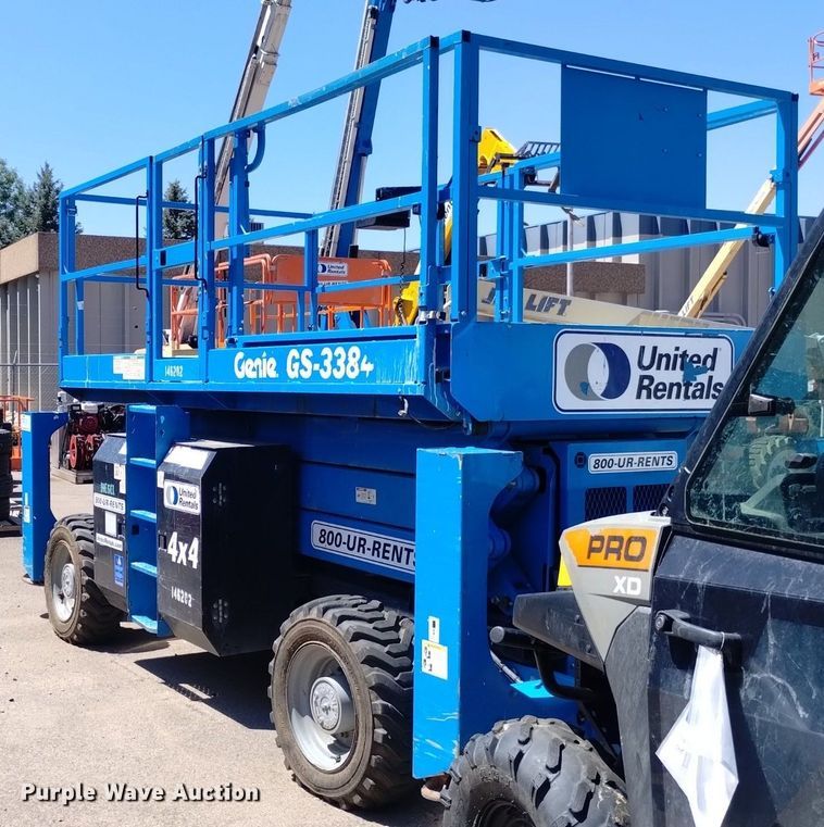 image for item DQ6141 2014 Genie GS3384 scissor lift