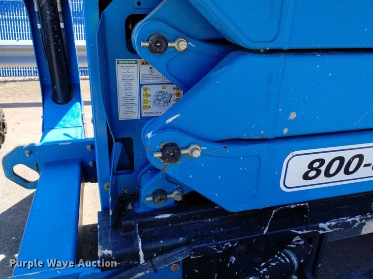 image for item DQ6141 2014 Genie GS3384 scissor lift