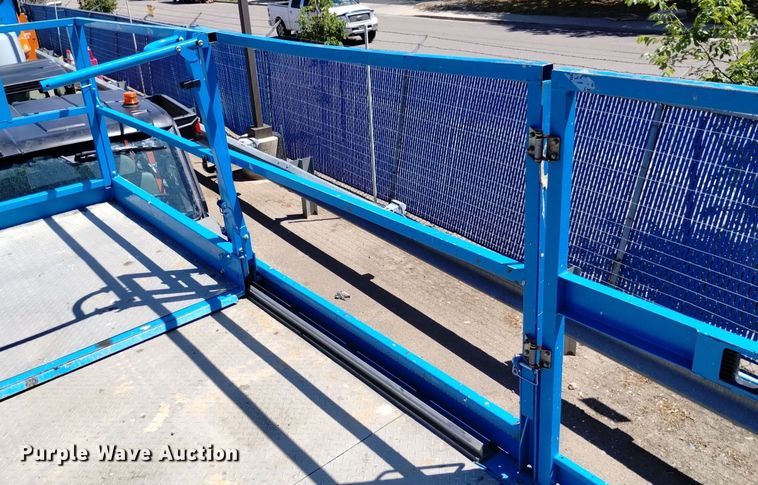 image for item DQ6141 2014 Genie GS3384 scissor lift