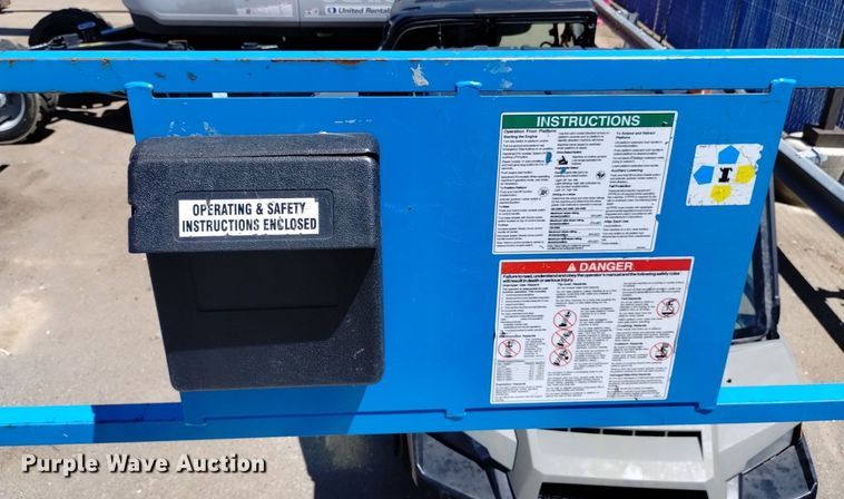 image for item DQ6141 2014 Genie GS3384 scissor lift