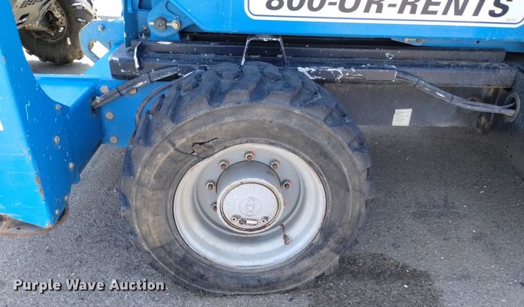 image for item DQ6141 2014 Genie GS3384 scissor lift