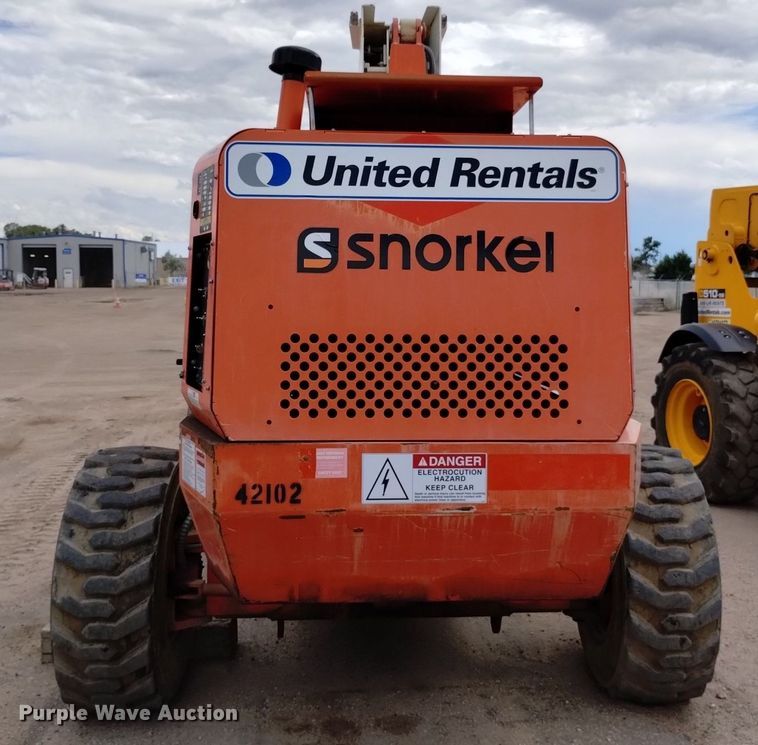 image for item DQ6142 2005 Snorkel  TB60 boom lift