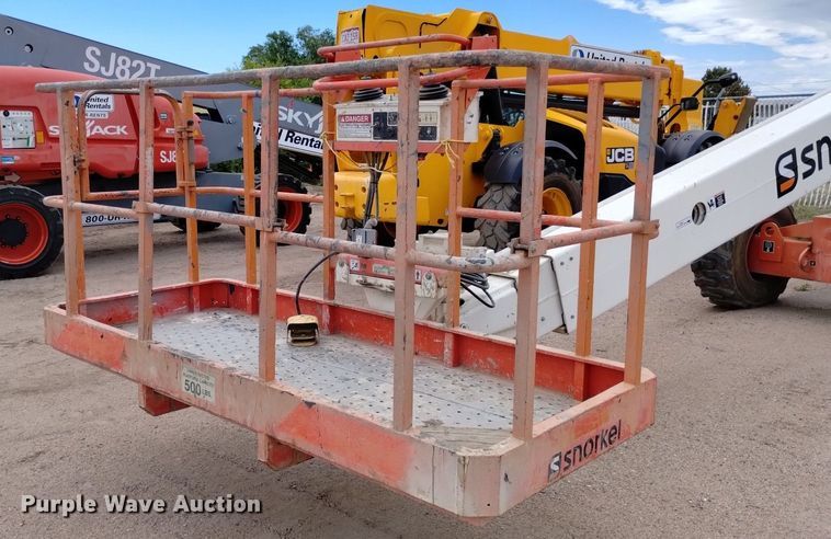 image for item DQ6142 2005 Snorkel  TB60 boom lift