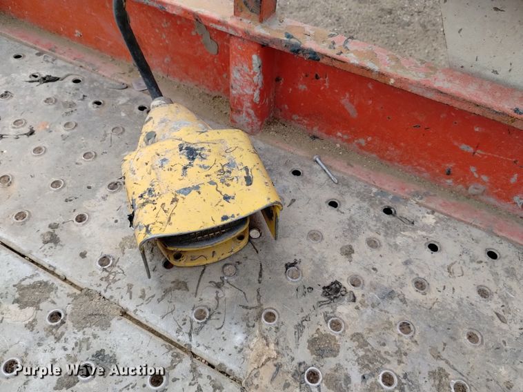 image for item DQ6142 2005 Snorkel  TB60 boom lift