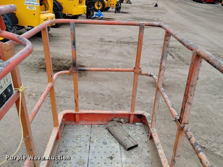 image for item DQ6142 2005 Snorkel  TB60 boom lift