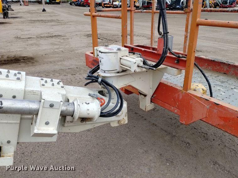 image for item DQ6142 2005 Snorkel  TB60 boom lift