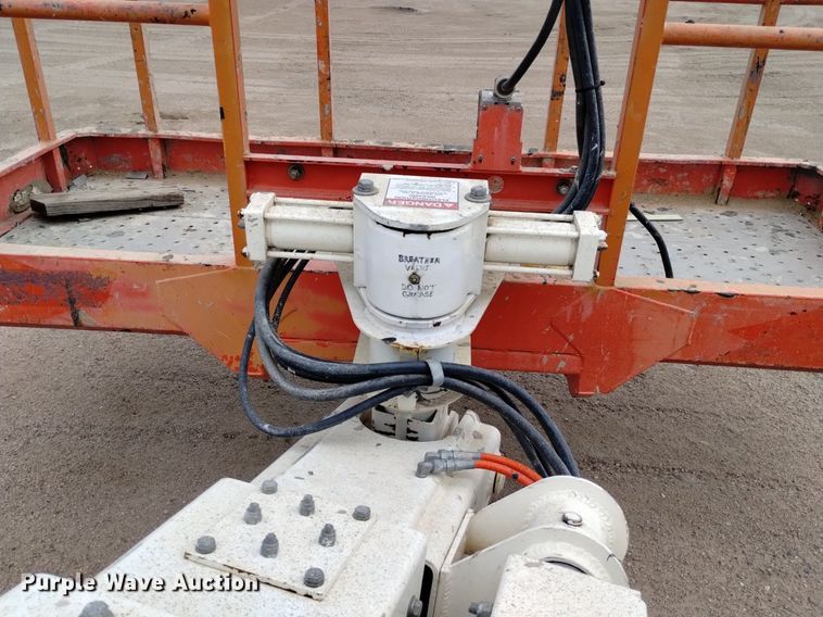 image for item DQ6142 2005 Snorkel  TB60 boom lift