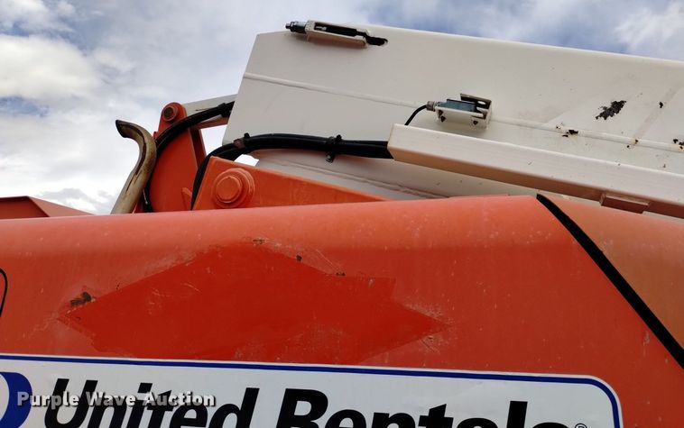 image for item DQ6142 2005 Snorkel  TB60 boom lift